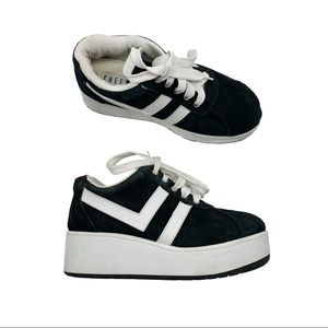 Vintage 1990s chunky platform sneakers